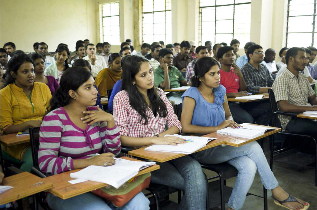 A Complete Guide to the Best Commerce Coaching Classes in Prayagraj
