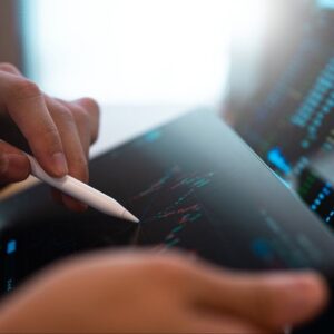 Energy commodities trading in India with low brokerage platforms for oil, gas, and power markets