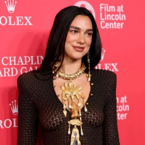 due lipa engagement ring