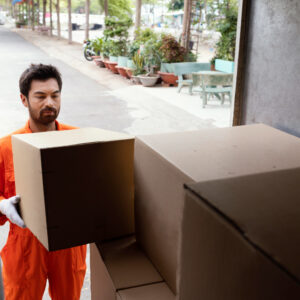 Furniture Moving in Dubai: Choosing Short-Term Storage Without Damage or Mold